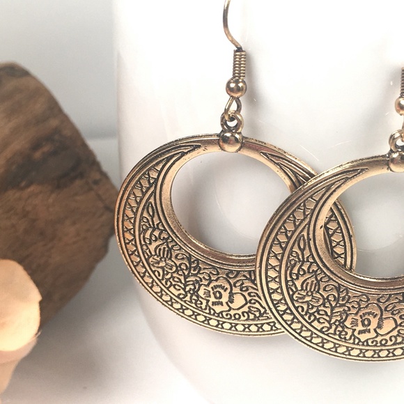 Boho Ethnic Dangle Earrings - Picture 9 of 10